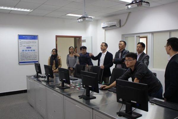 德国亚琛大学Sebastian Muenstermann教授一行莅临ok138太阳集团参观交流